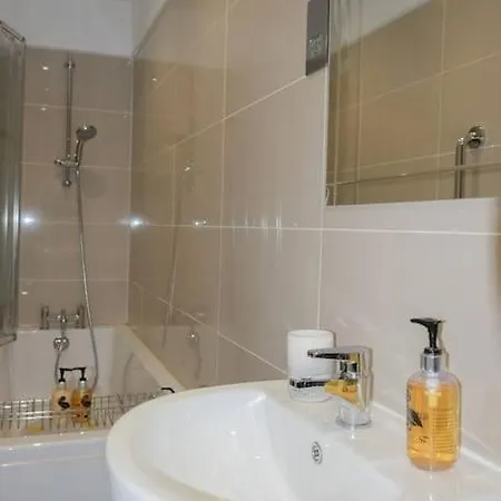 Spacious Two Bedroom, Two Bathroom Beach Nest With Garden St Leonards-on-Sea Exterior photo