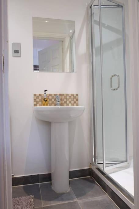 Appartamento Spacious Two Bedroom, Two Bathroom Nest With Garden St Leonards-on-Sea